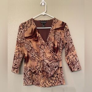 Molly & Maxx Brown Safari Print 3/4 Sleeve Wrap Top Size SP